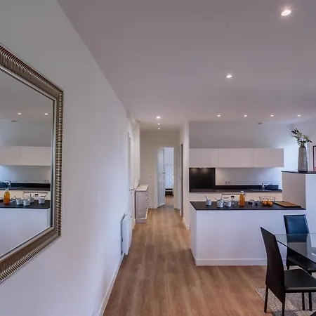 Izokina Keyweek 2 Bedroom In アパート *